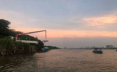 Chi cục Đường thủy nội địa phía Bắc: Phối hợp trục vớt quả bom nằm dưới sông Hồng gần cầu Long Biên